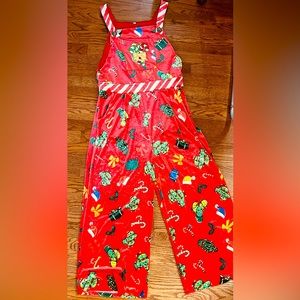 🎄 NWOT HOLIDAY PRINT OVERALLS 🎄